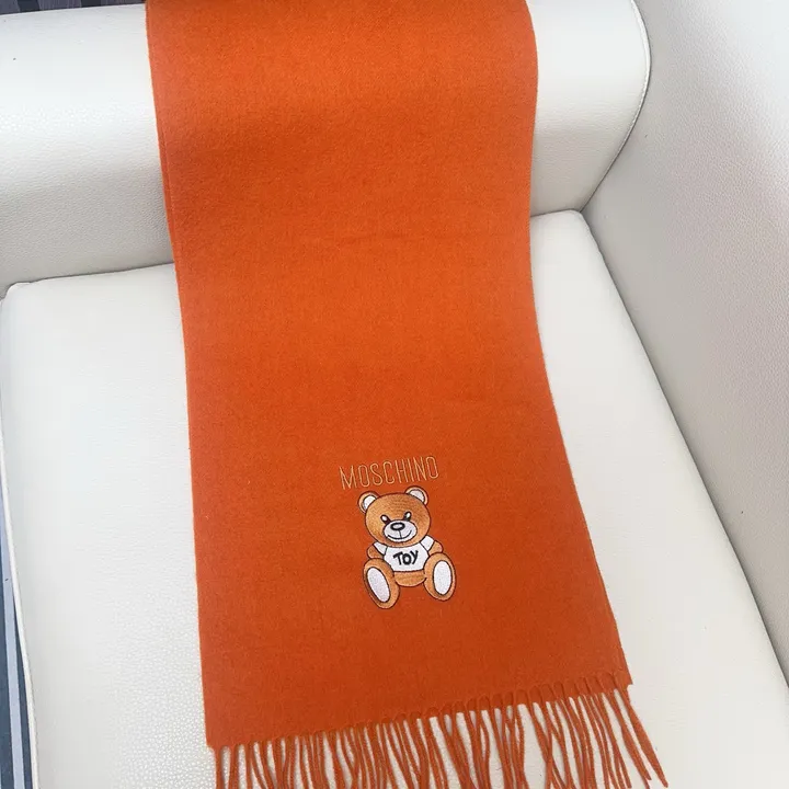 スーパーコピー モスキーノ マフラー