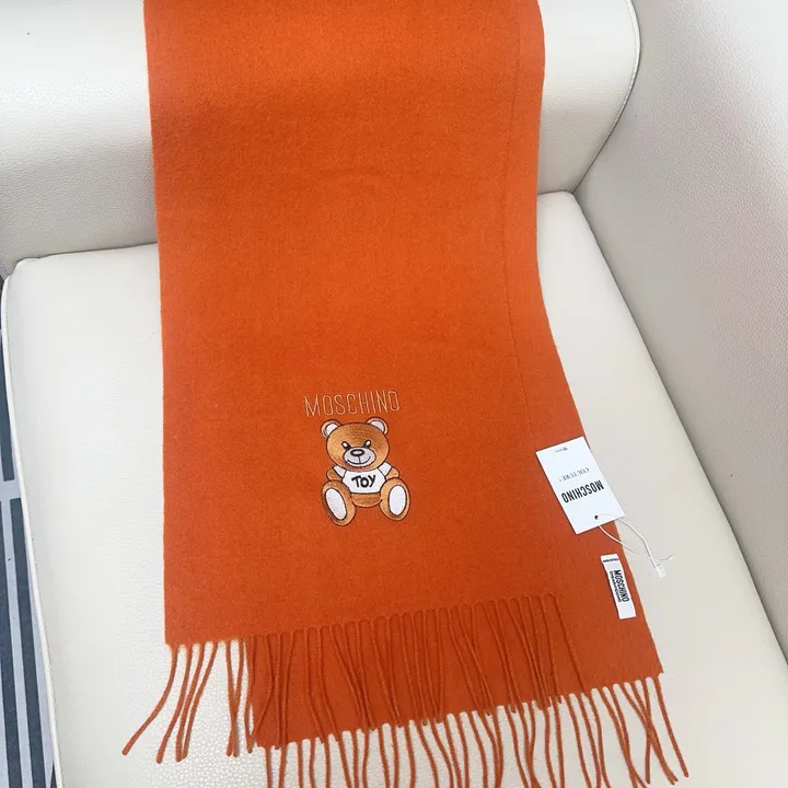 スーパーコピー モスキーノ マフラー