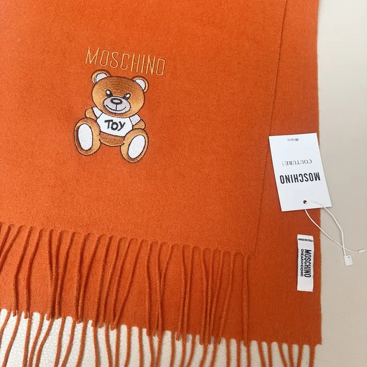 スーパーコピー モスキーノ マフラー