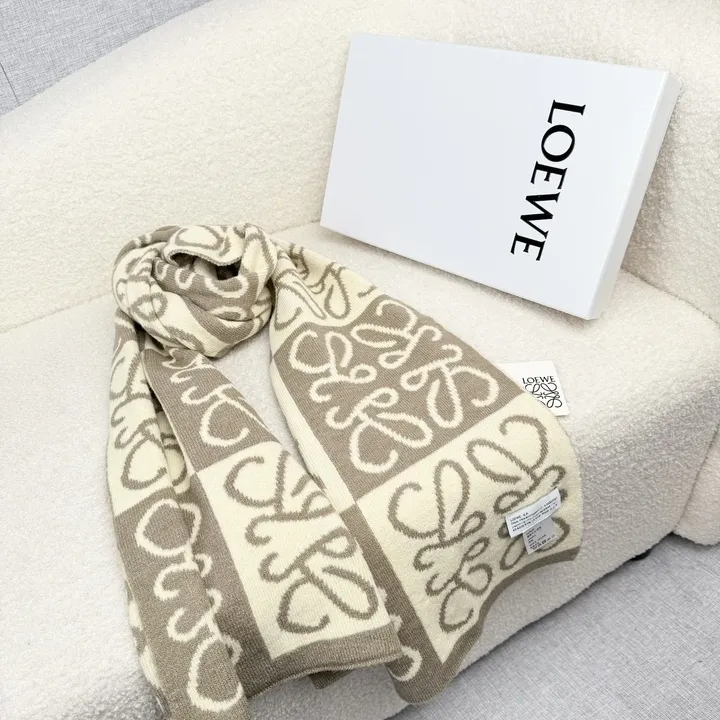 スーパーコピー ロエベ マフラー