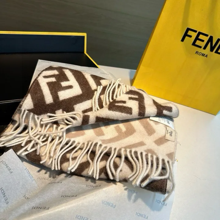 スーパーコピー フェンディ マフラー