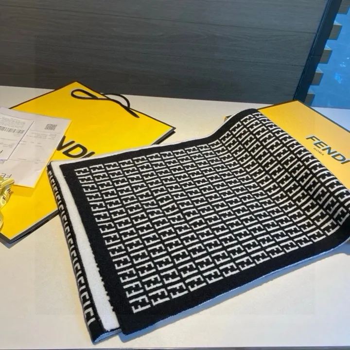 スーパーコピー フェンディ マフラー