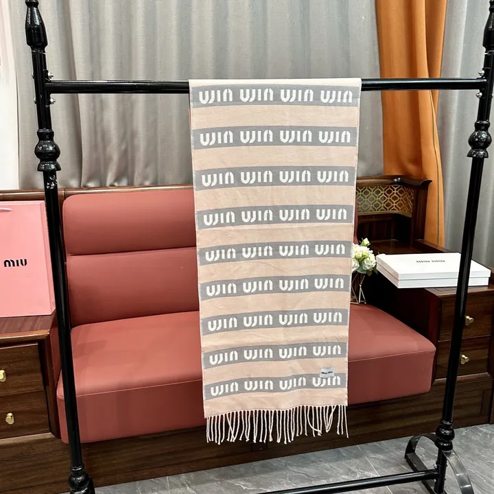 スーパーコピー フェンディ マフラー