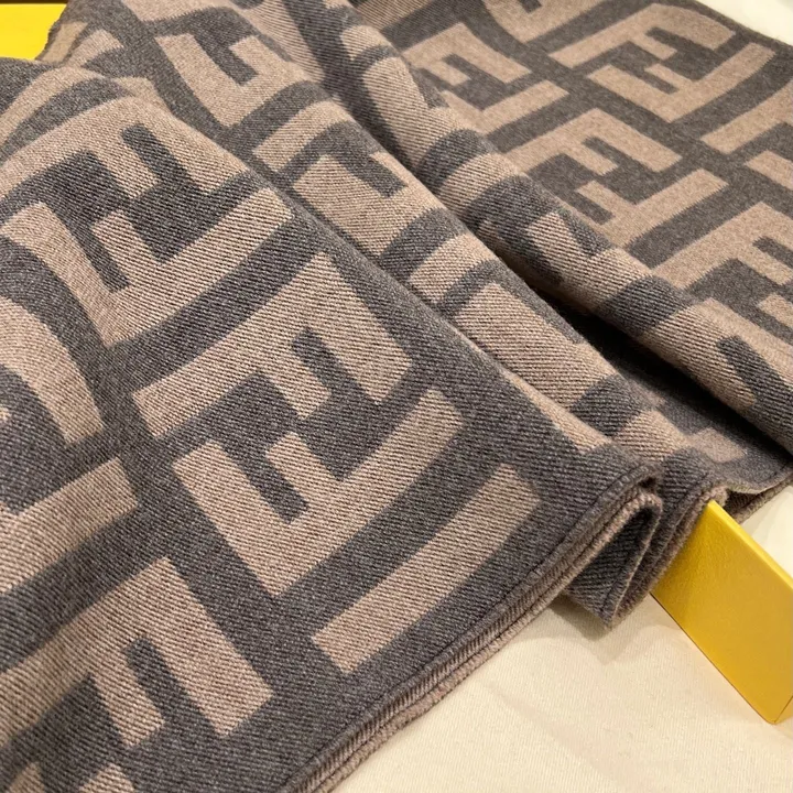 スーパーコピー フェンディ マフラー