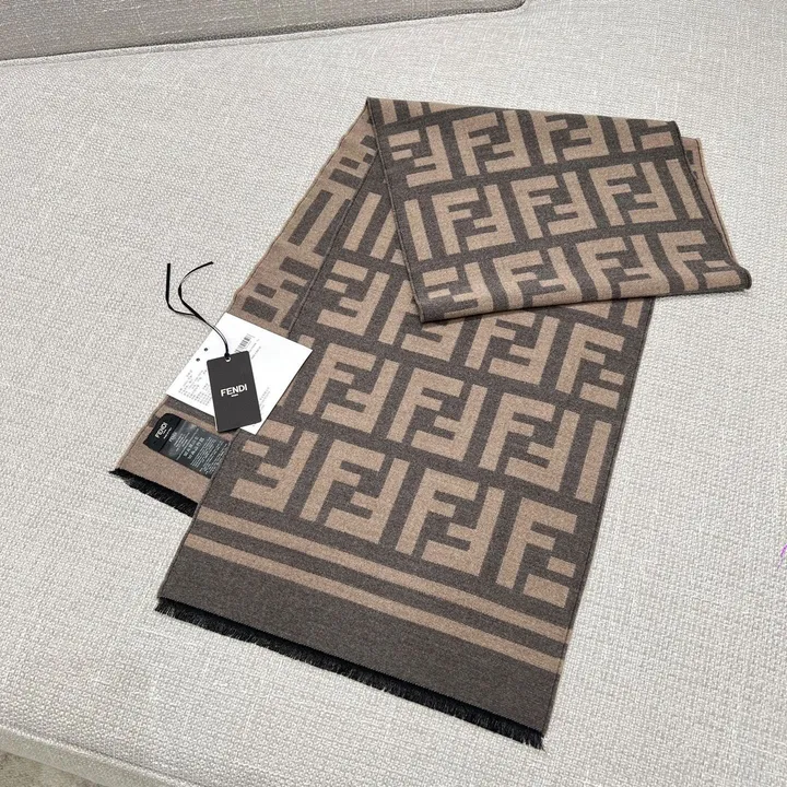 スーパーコピー フェンディ マフラー