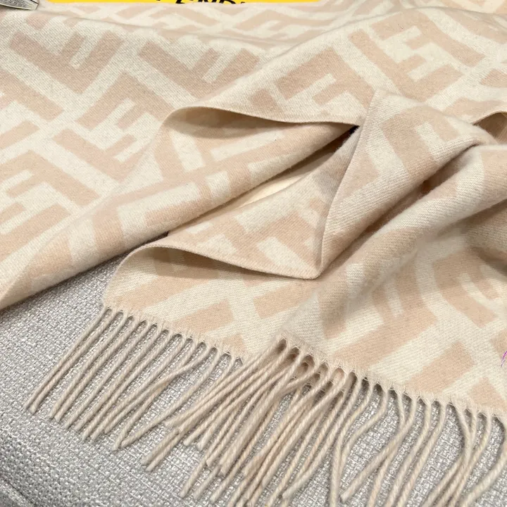 スーパーコピー フェンディ マフラー