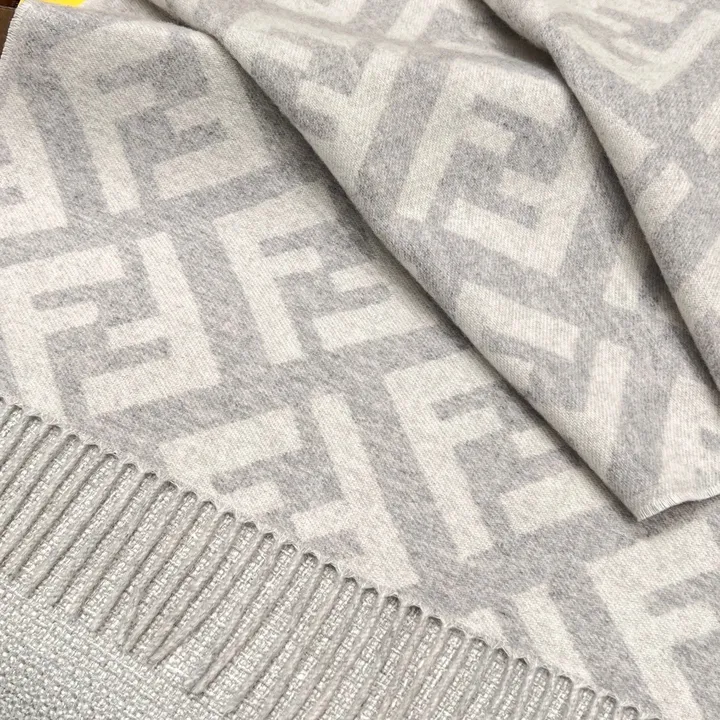 スーパーコピー フェンディ マフラー