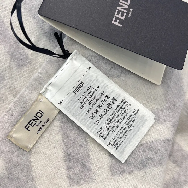 スーパーコピー フェンディ マフラー