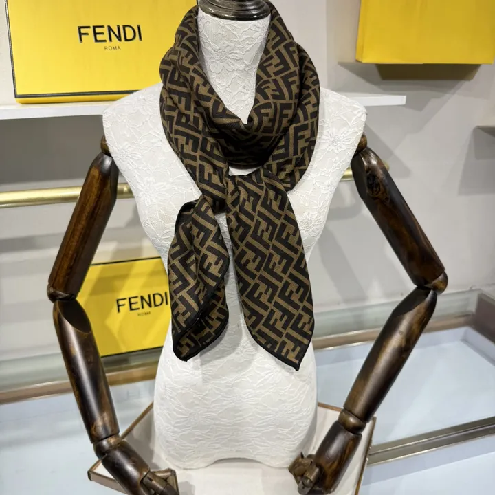 スーパーコピー フェンディ マフラー