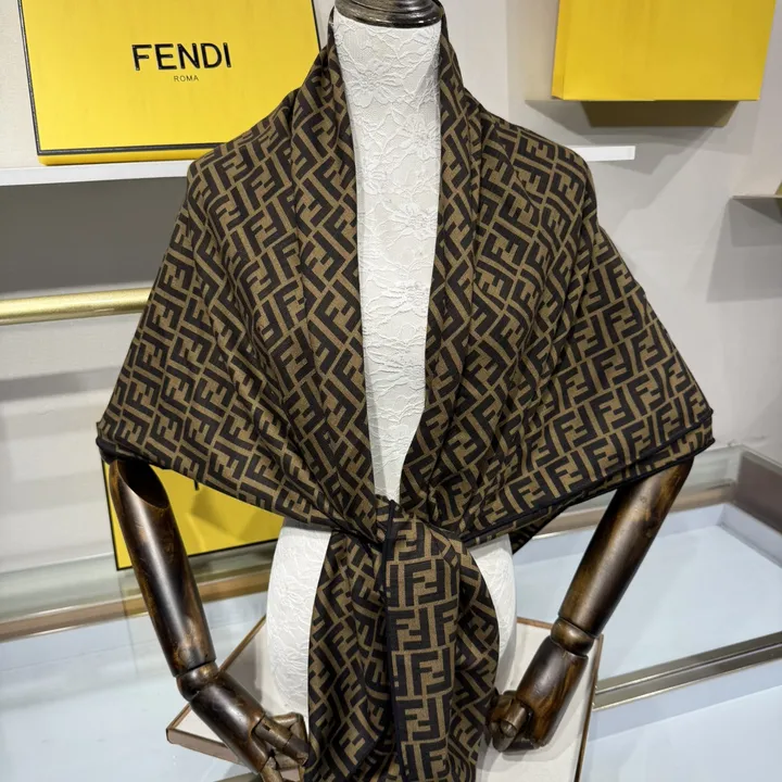 スーパーコピー フェンディ マフラー