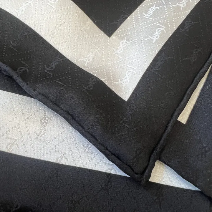 スーパーコピー バレンシアガ マフラー