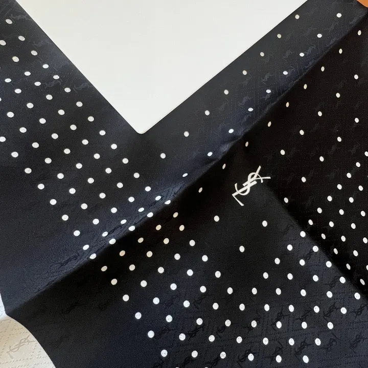 スーパーコピー バレンシアガ マフラー