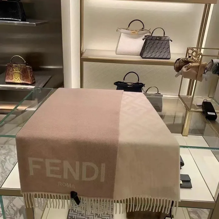 スーパーコピー フェンディ マフラー