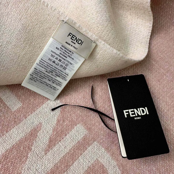 スーパーコピー フェンディ マフラー