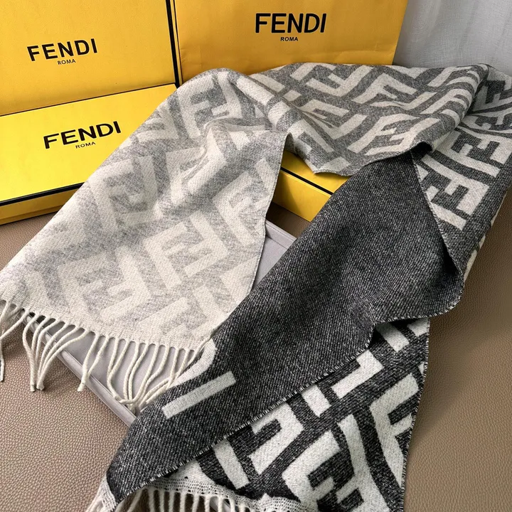 スーパーコピー フェンディ マフラー