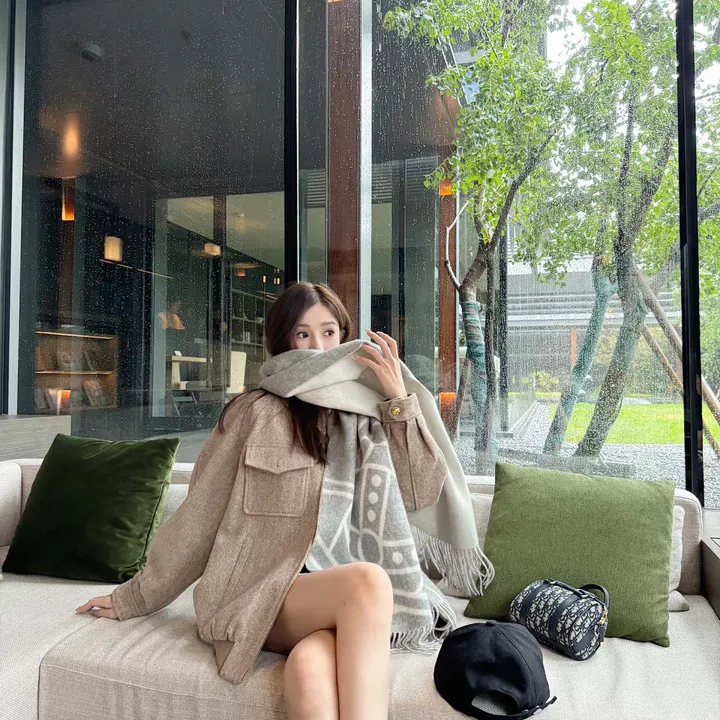 スーパーコピー ヴィヴィアン・ウエストウッド マフラー