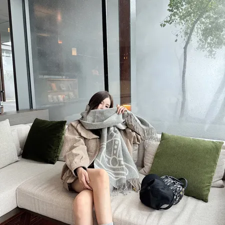 スーパーコピー ヴィヴィアン・ウエストウッド マフラー