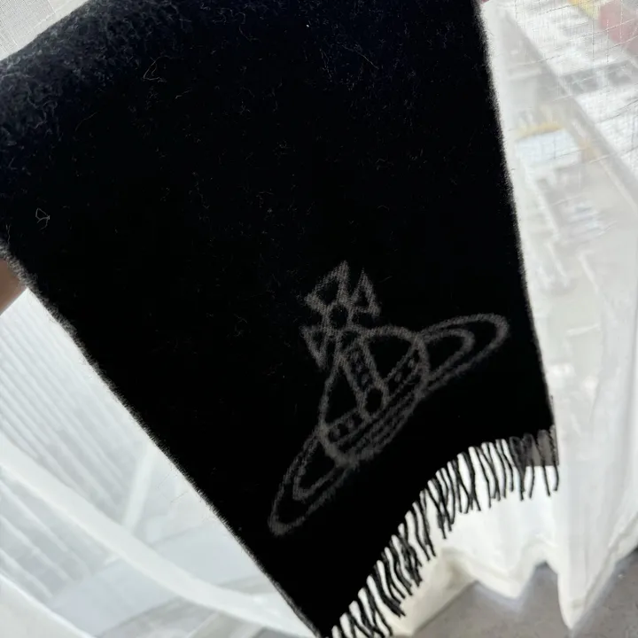 スーパーコピー ヴィヴィアン・ウエストウッド マフラー