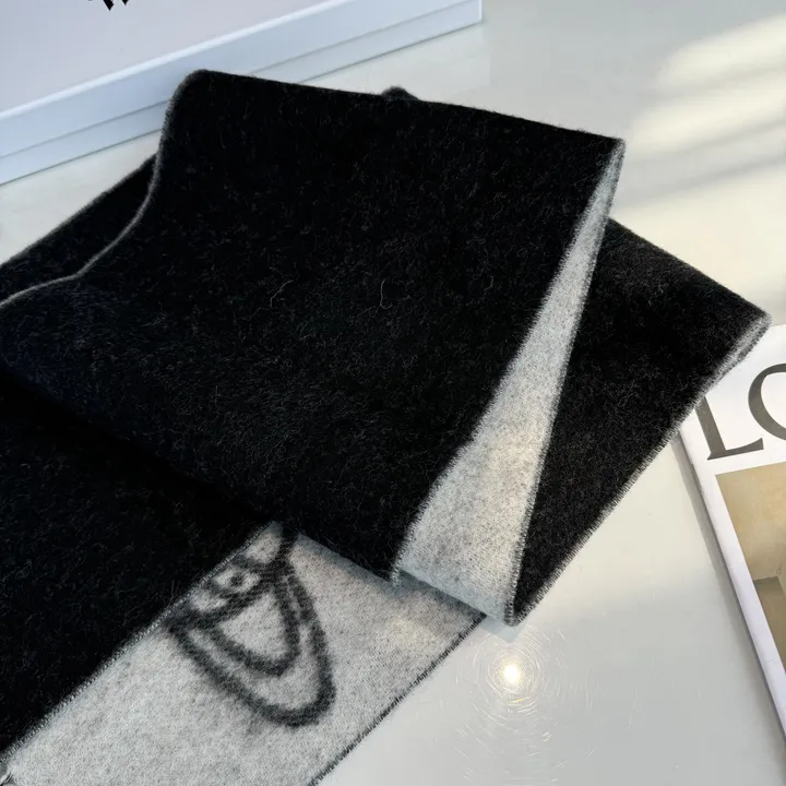 スーパーコピー ヴィヴィアン・ウエストウッド マフラー