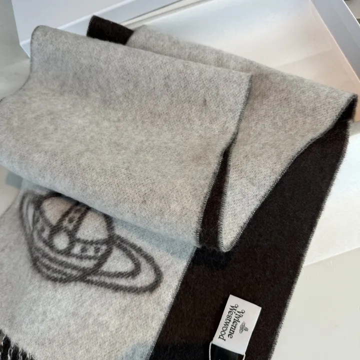 スーパーコピー ヴィヴィアン・ウエストウッド マフラー