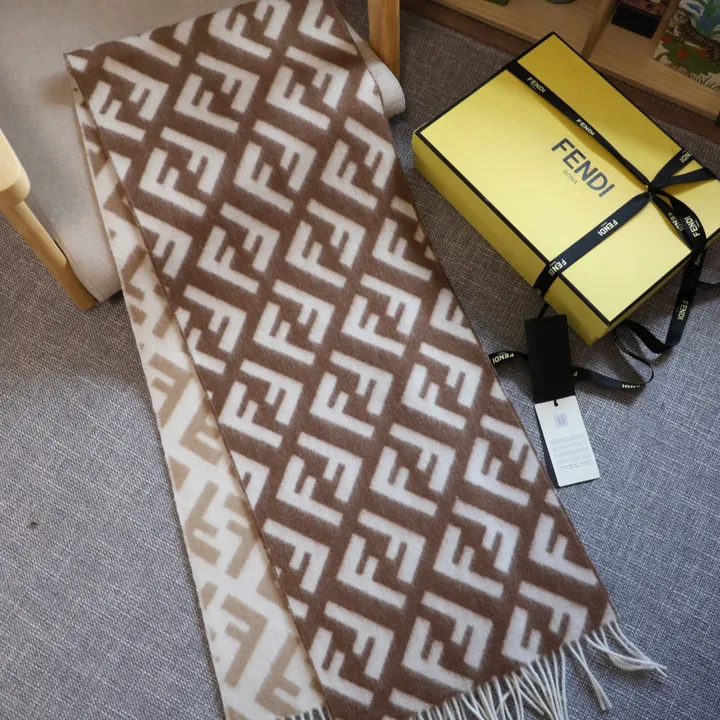 スーパーコピー フェンディ マフラー