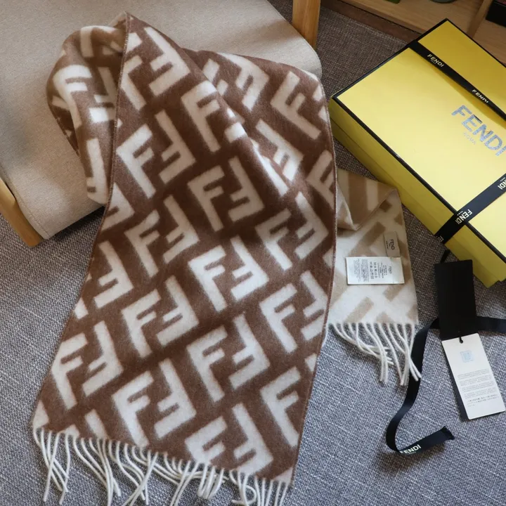 スーパーコピー フェンディ マフラー