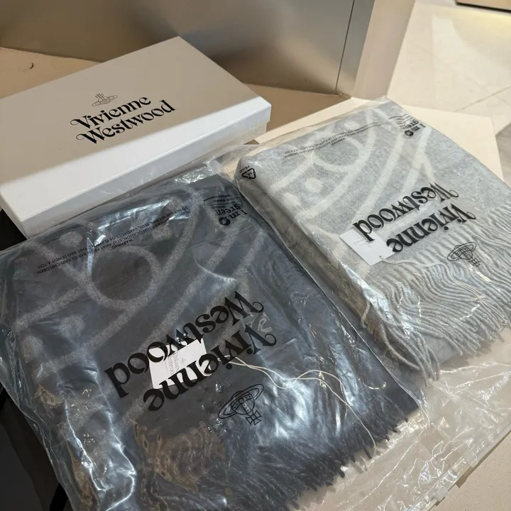 スーパーコピー ヴィヴィアン・ウエストウッド マフラー