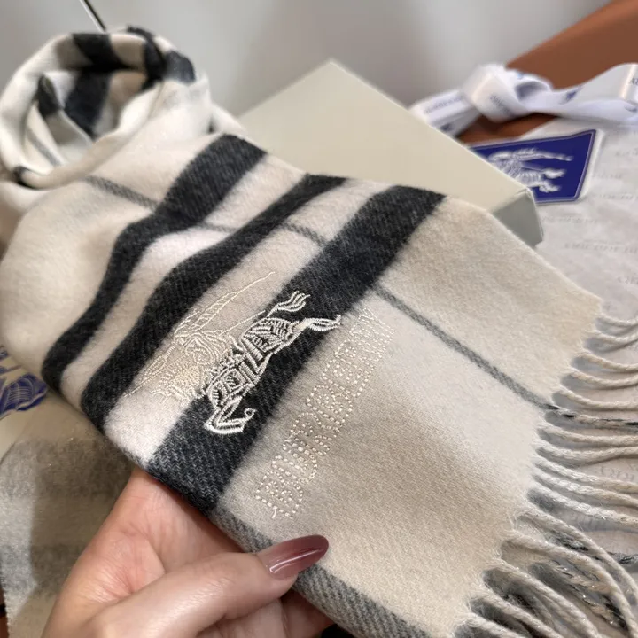 スーパーコピー バーバリー ス マフラー