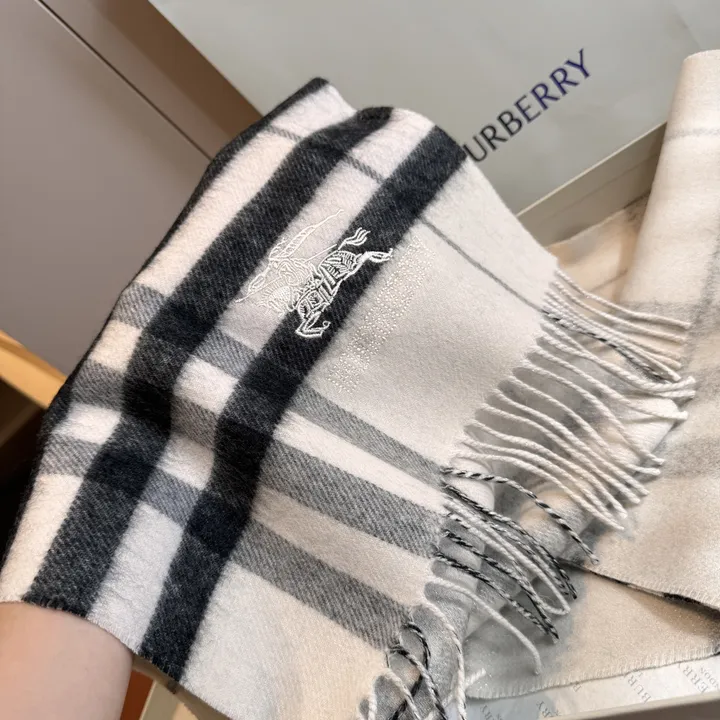 スーパーコピー バーバリー ス マフラー