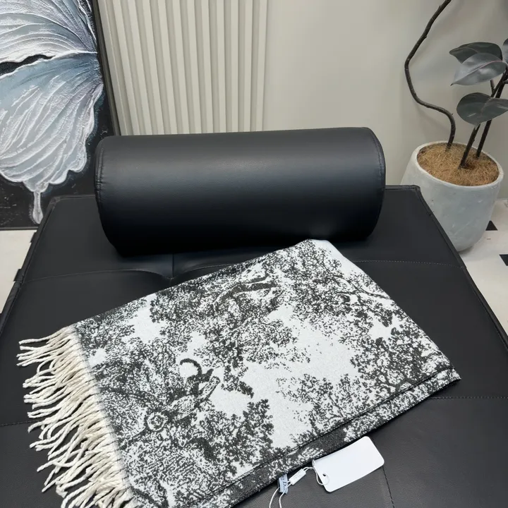 スーパーコピー ディオール マフラー