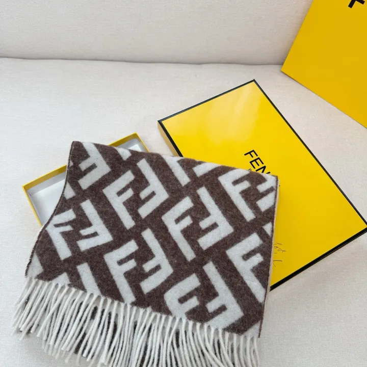 スーパーコピー フェンディ マフラー