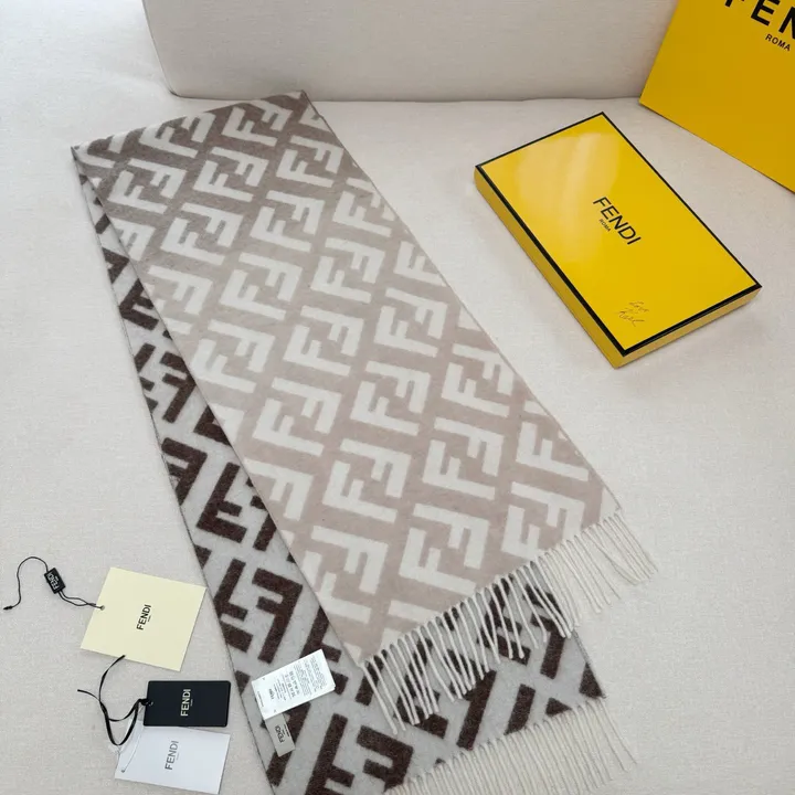 スーパーコピー フェンディ マフラー