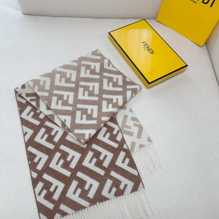 スーパーコピー フェンディ マフラー