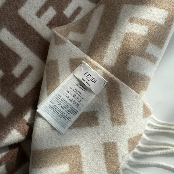 スーパーコピー フェンディ マフラー