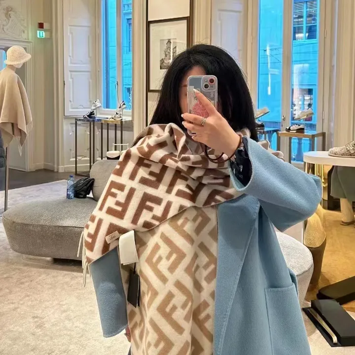 スーパーコピー フェンディ マフラー