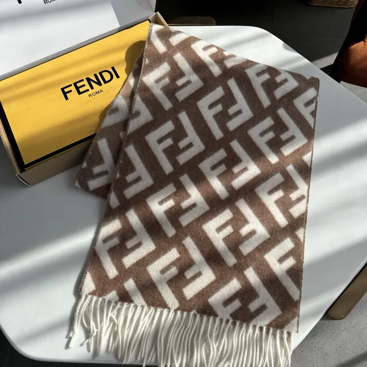 スーパーコピー フェンディ マフラー