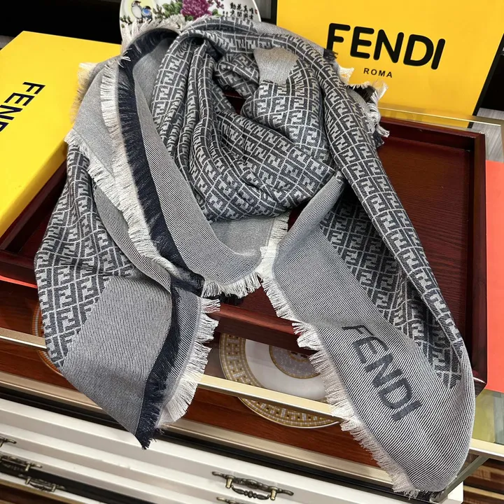 スーパーコピー フェンディ マフラー