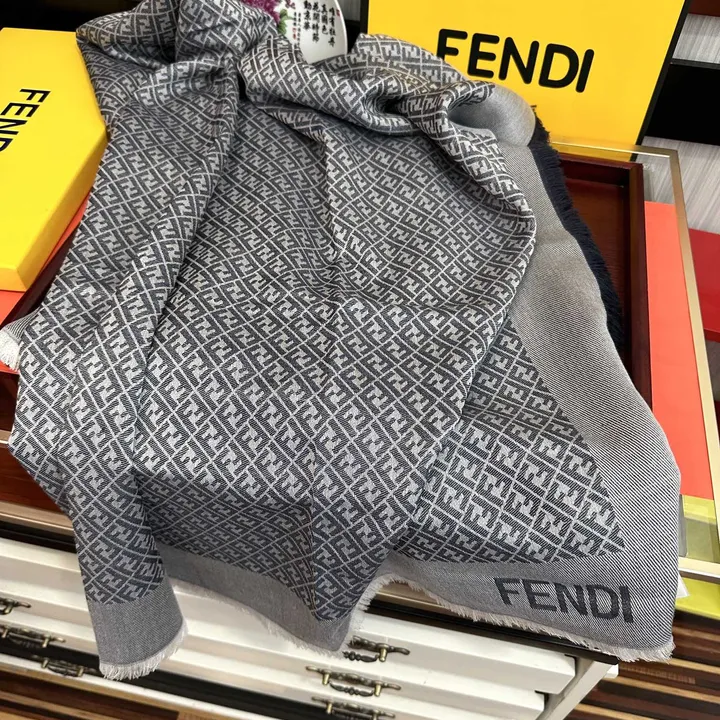 スーパーコピー フェンディ マフラー