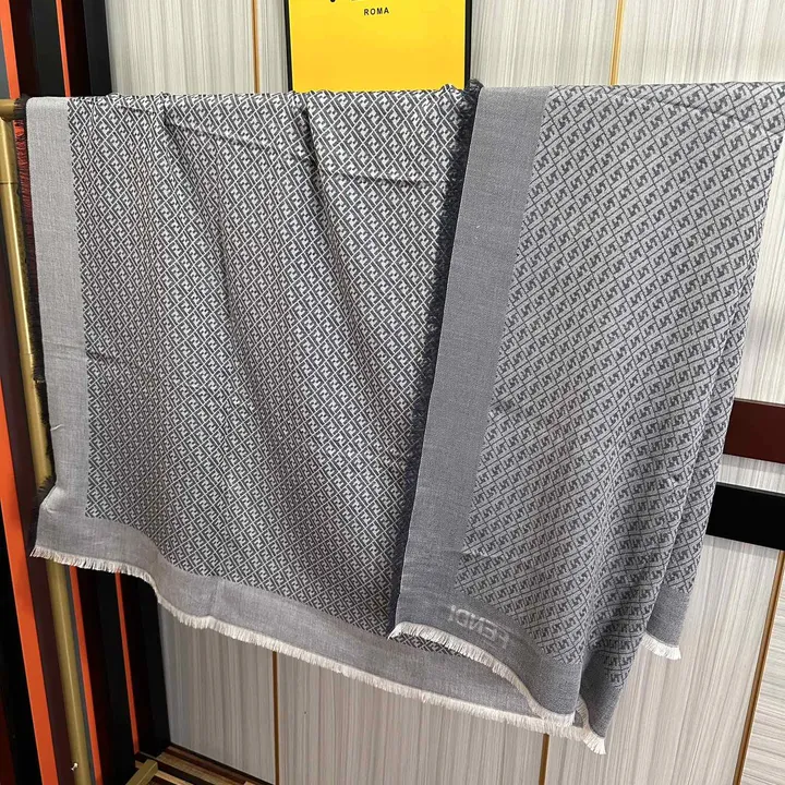 スーパーコピー フェンディ マフラー