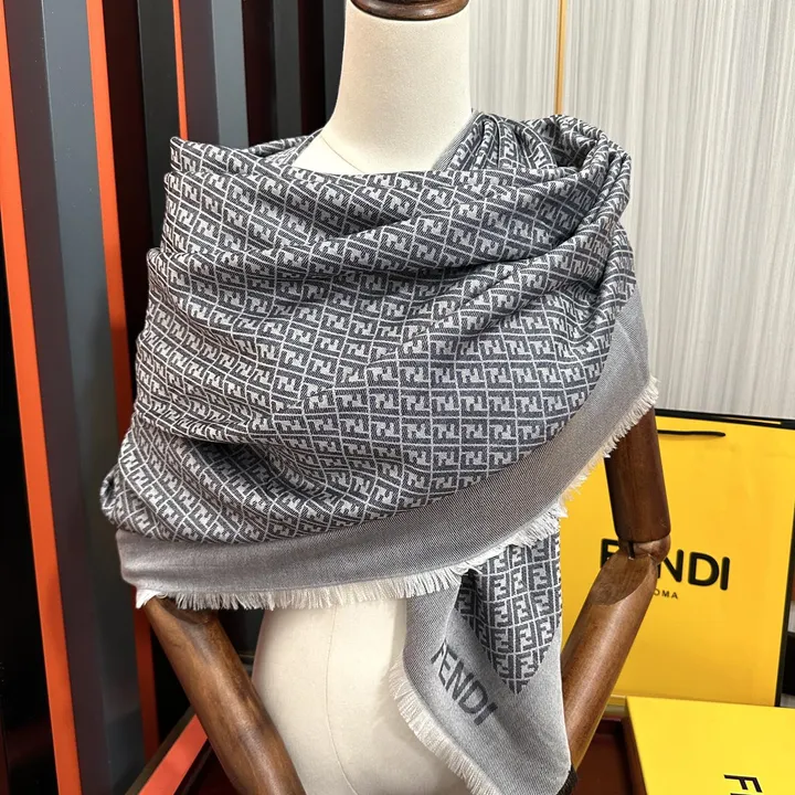 スーパーコピー フェンディ マフラー