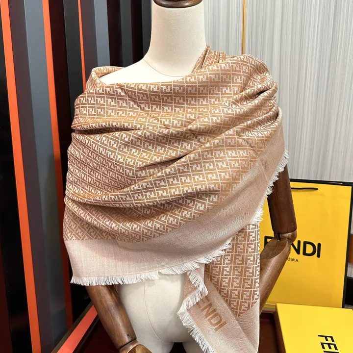 スーパーコピー フェンディ マフラー