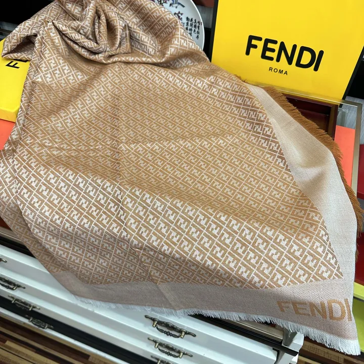 スーパーコピー フェンディ マフラー