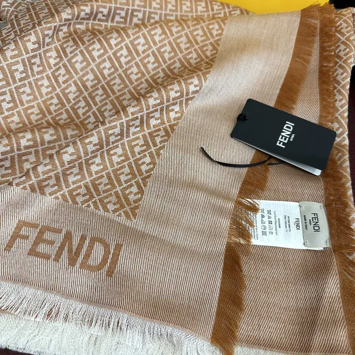 スーパーコピー フェンディ マフラー