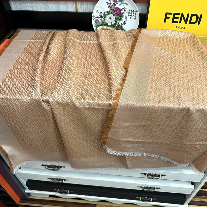 スーパーコピー フェンディ マフラー