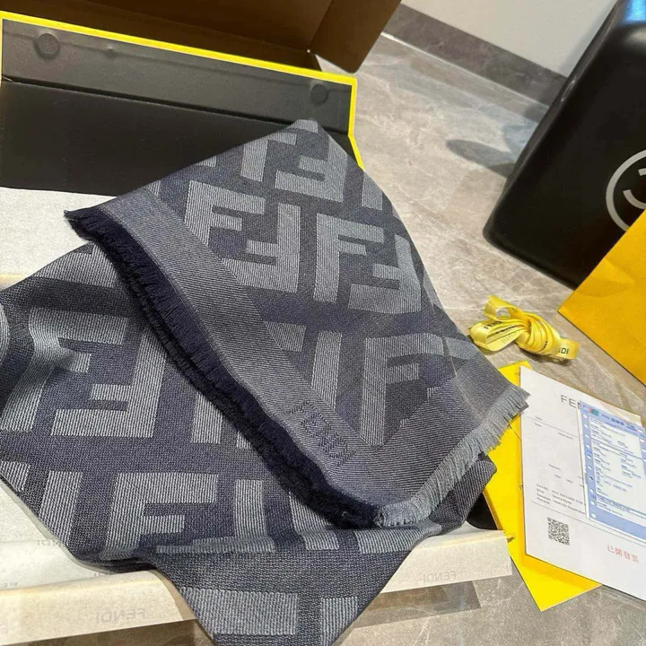 スーパーコピー フェンディ マフラー