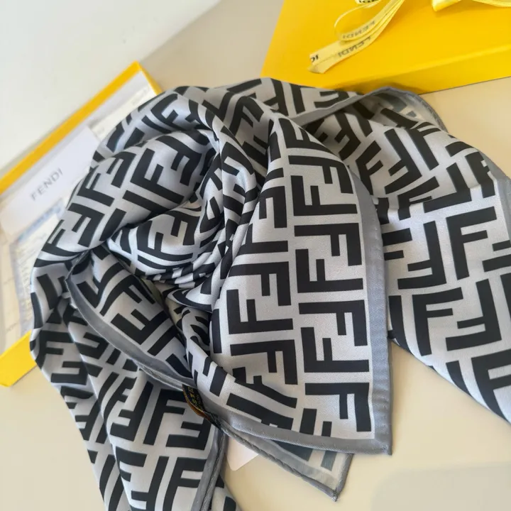 スーパーコピー フェンディ マフラー