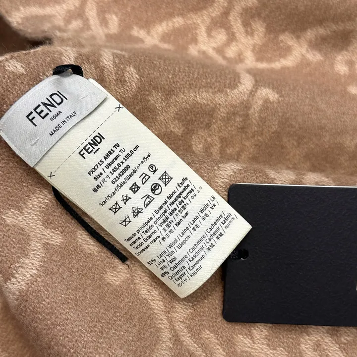 スーパーコピー フェンディ マフラー