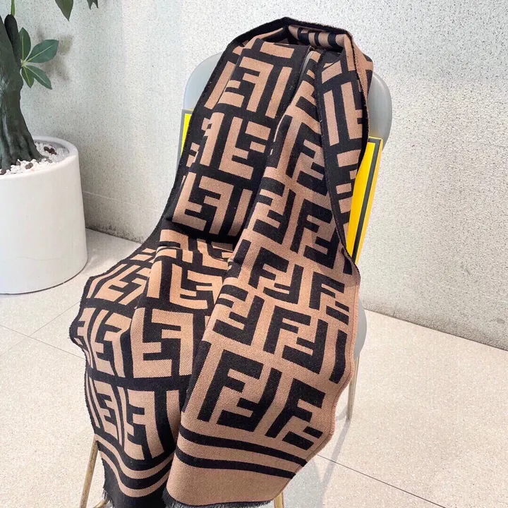 スーパーコピー フェンディ マフラー