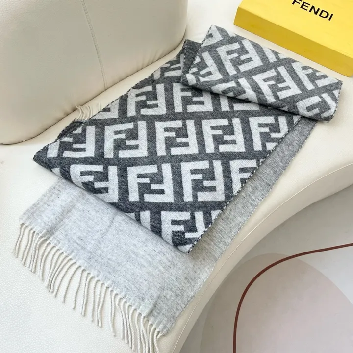 スーパーコピー フェンディ マフラー