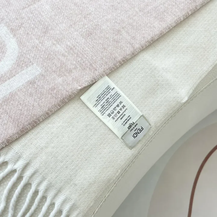 スーパーコピー フェンディ マフラー